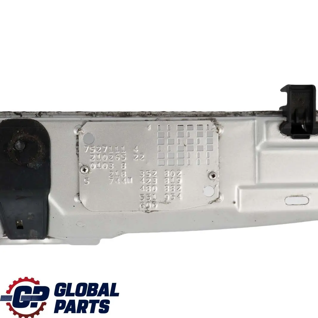  Mercedes-Benz E W210 Refuerzo Panel Delantero Plata Brillante - 744 - SKU A2106202572-BRS - Número de pieza A2106202572