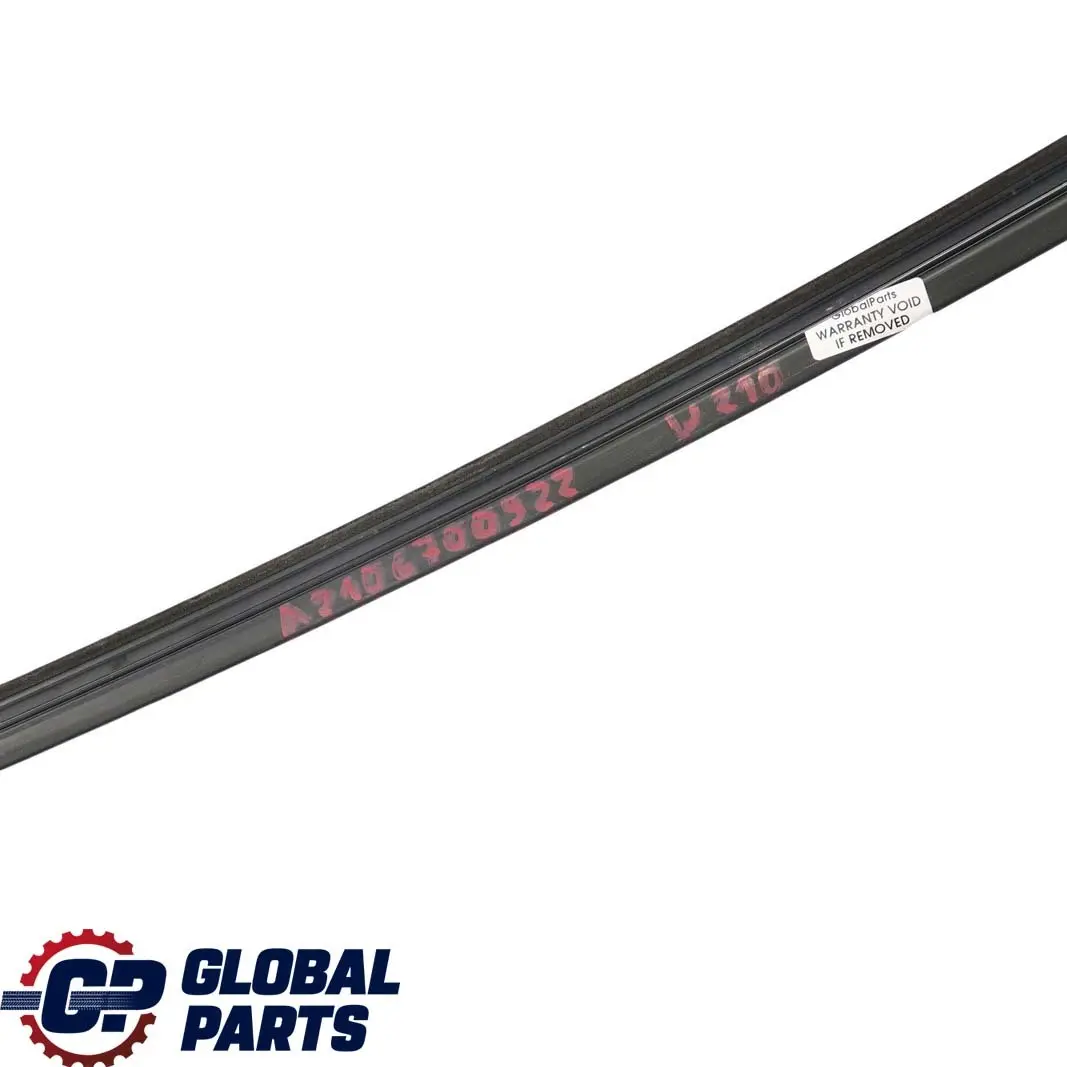 Mercedes-Benz W210 Bandes Decoratives Pare-Brise Avant Haut pour à propos du numéro de pièce A2106700922 Mercedes-Benz W210 Bandes Decoratives Pare-Brise Avant Haut - SKU A2106700922 - Numéro de pièce A2106700922