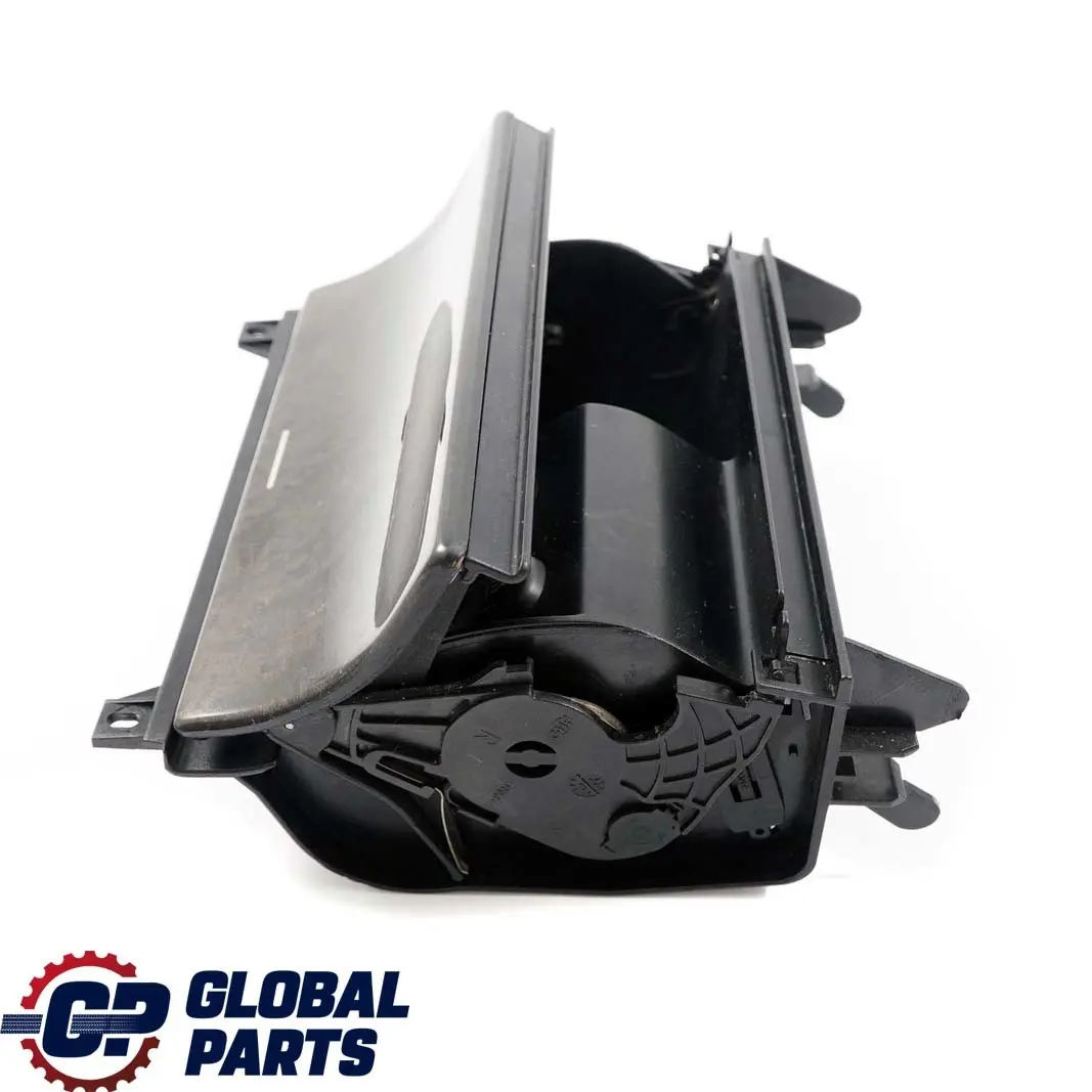 Popielniczka Schowek Konsola Przód do Mercedes W210 o numerze A2106801852 Mercedes W210 Popielniczka Schowek Konsola Przód - SKU A2106801852 - Numer Części A2106801852