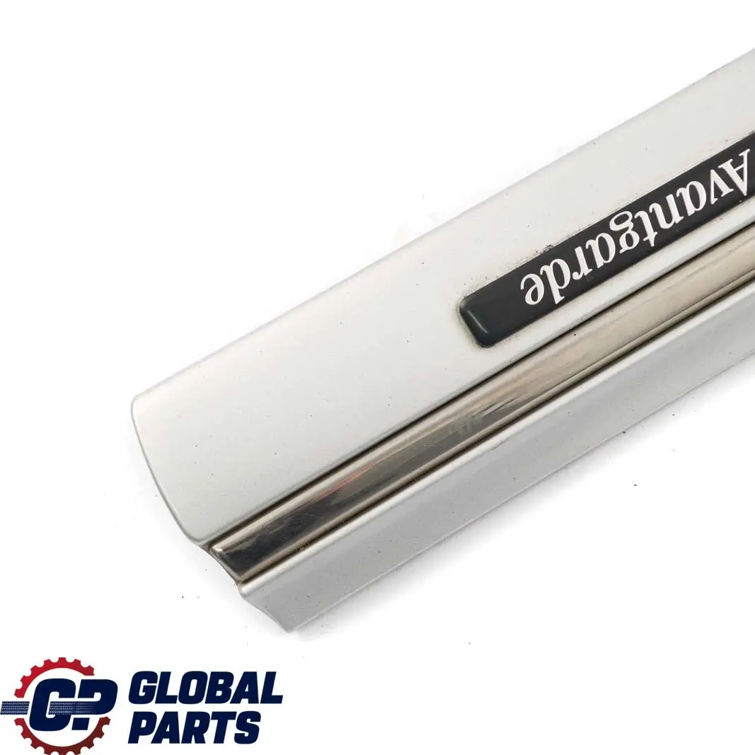 Guardabarros Delantero Izquierdo Banda Moldura Plata Brillante para Mercedes W210 con número de pieza A2106900182 Mercedes W210 Guardabarros Delantero Izquierdo Banda Moldura Plata Brillante - SKU A2106900182-BRS - Número de pieza A2106900182