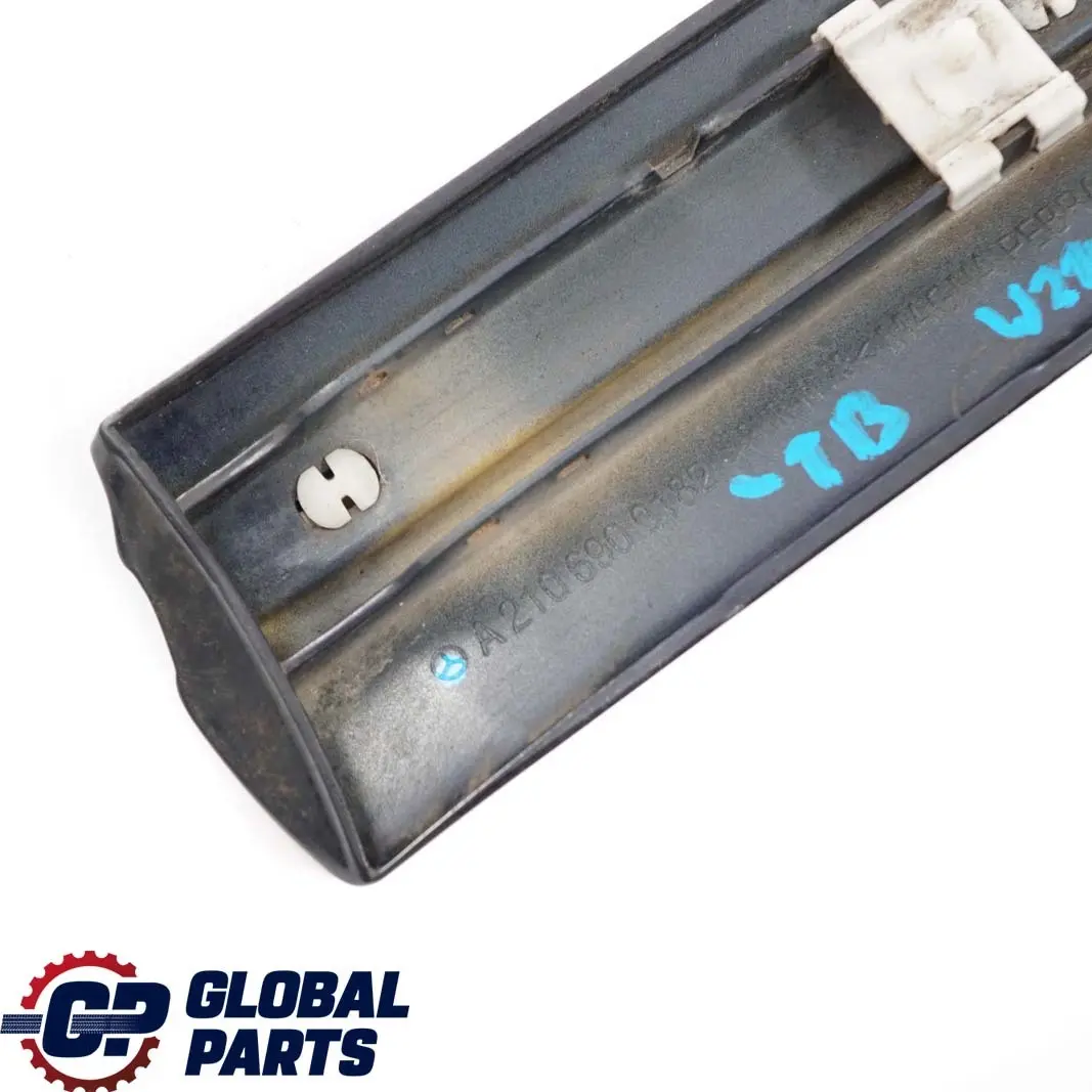 Mercedes-Benz E W210 Kotflügel Vorne Links Zierleiste Tanzanite Blue 359 für mit Teilenummer A2106900182 Mercedes-Benz E W210 Kotflügel Vorne Links Zierleiste Tanzanite Blue 359 - SKU A2106900182-TB - Teilenummer A2106900182