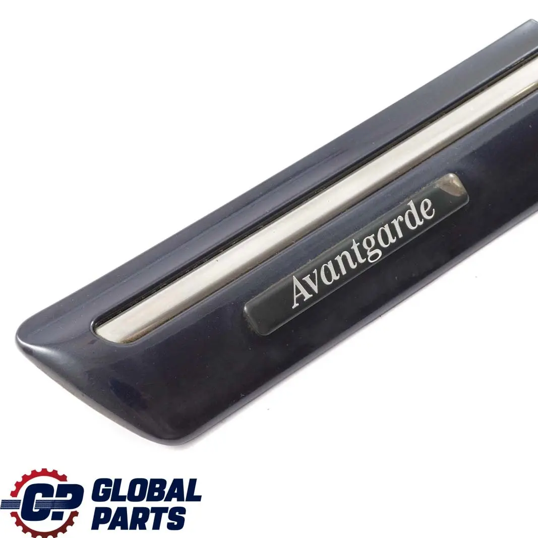 Mercedes-Benz E W210 Kotflügel Vorne Links Zierleiste Tanzanite Blue 359 für mit Teilenummer A2106900182 Mercedes-Benz E W210 Kotflügel Vorne Links Zierleiste Tanzanite Blue 359 - SKU A2106900182-TB - Teilenummer A2106900182