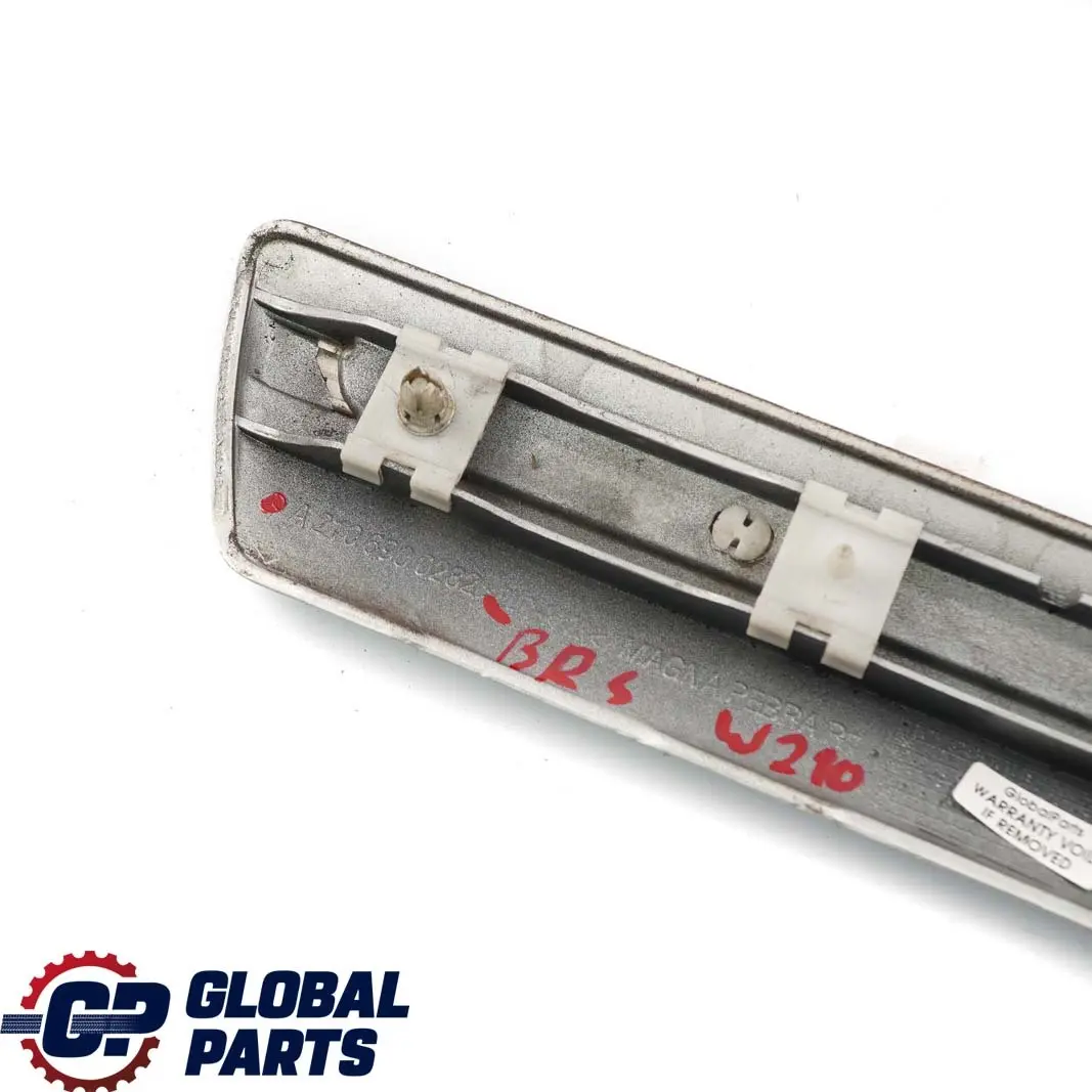 Mercedes-Benz W210 Anteriore Parafango Destro Modanatura Argento Brillante - per con numero di parte A2106900282 Mercedes-Benz W210 Anteriore Parafango Destro Modanatura Argento Brillante - - SKU A2106900282-BRS - Numero di parte A2106900282