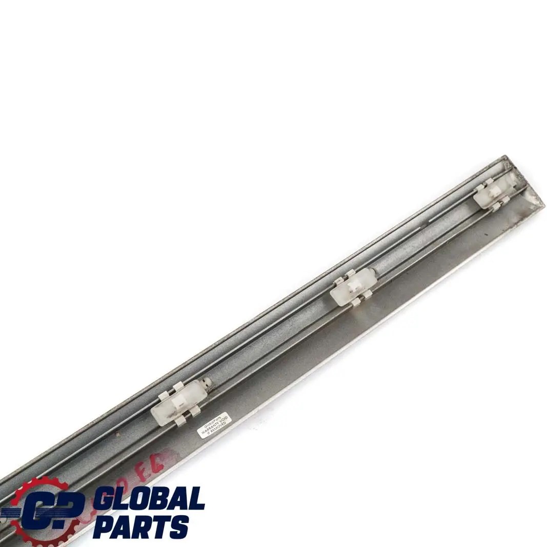 Mercedes W210 Striscia Porta Anteriore Sinistra Modanatura Argento Brillante - SKU A2106900382-BRS - Numero di parte A2106900382