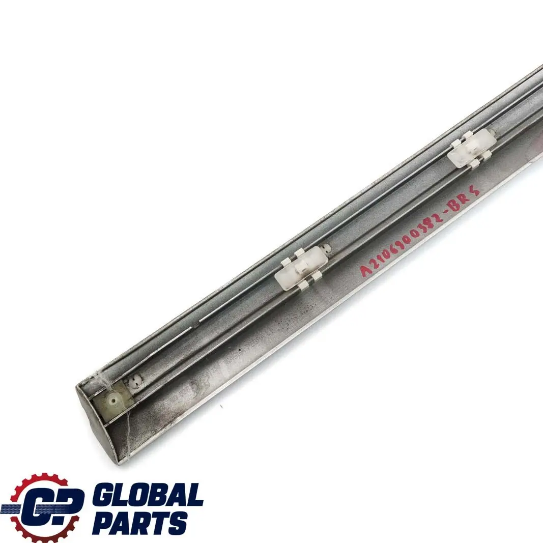 Mercedes W210 Striscia Porta Anteriore Sinistra Modanatura Argento Brillante - SKU A2106900382-BRS - Numero di parte A2106900382