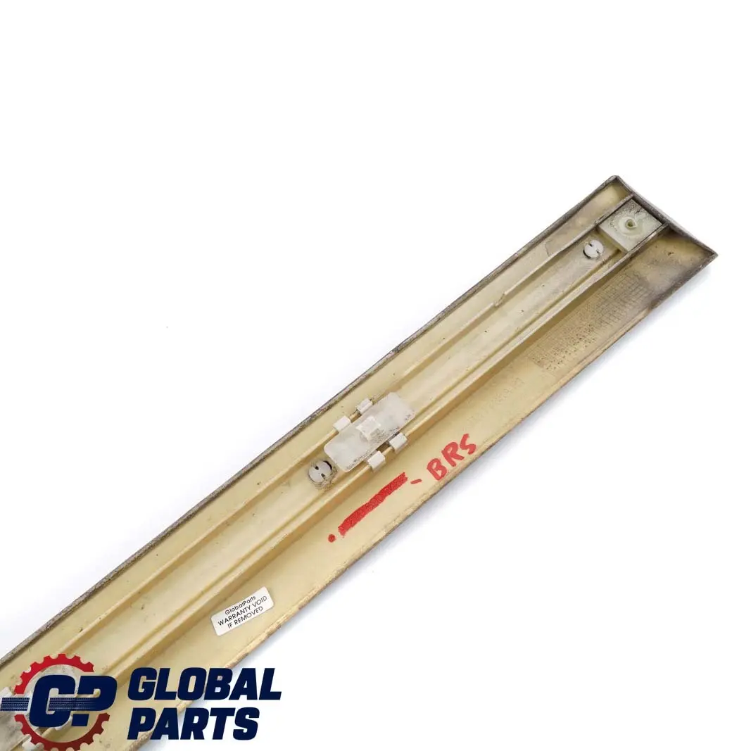 Mercedes-Benz W210 Seuil Bandes Decoratives avant Droit Argent Brillant Metal pour à propos du numéro de pièce A2106900482 Mercedes-Benz W210 Seuil Bandes Decoratives avant Droit Argent Brillant Metal - SKU A2106900482-BRS - Numéro de pièce A2106900482