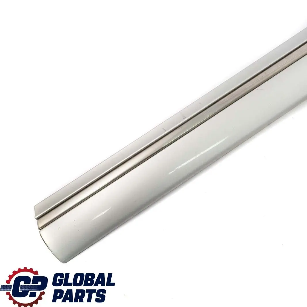 Mercedes-Benz E W210 Delantero Derecho Puerta Moldura Tira Brillantsilber Plata para con número de pieza A2106900482 Mercedes-Benz E W210 Delantero Derecho Puerta Moldura Tira Brillantsilber Plata - SKU A2106900482-BRS - Número de pieza A2106900482
