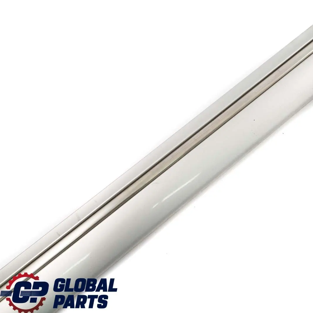 Mercedes-Benz E W210 Delantero Derecho Puerta Moldura Tira Brillantsilber Plata para con número de pieza A2106900482 Mercedes-Benz E W210 Delantero Derecho Puerta Moldura Tira Brillantsilber Plata - SKU A2106900482-BRS - Número de pieza A2106900482