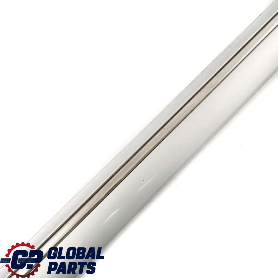 Mercedes-Benz E W210 Delantero Derecho Puerta Moldura Tira Brillantsilber Plata para con número de pieza A2106900482 Mercedes-Benz E W210 Delantero Derecho Puerta Moldura Tira Brillantsilber Plata - SKU A2106900482-BRS - Número de pieza A2106900482