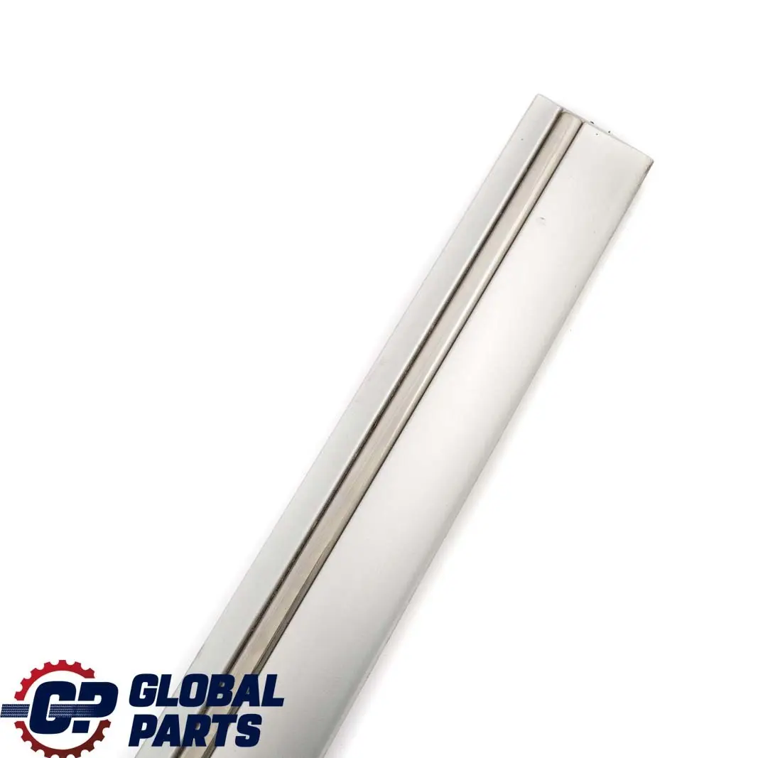 Mercedes-Benz E W210 Delantero Derecho Puerta Moldura Tira Brillantsilber Plata para con número de pieza A2106900482 Mercedes-Benz E W210 Delantero Derecho Puerta Moldura Tira Brillantsilber Plata - SKU A2106900482-BRS - Número de pieza A2106900482