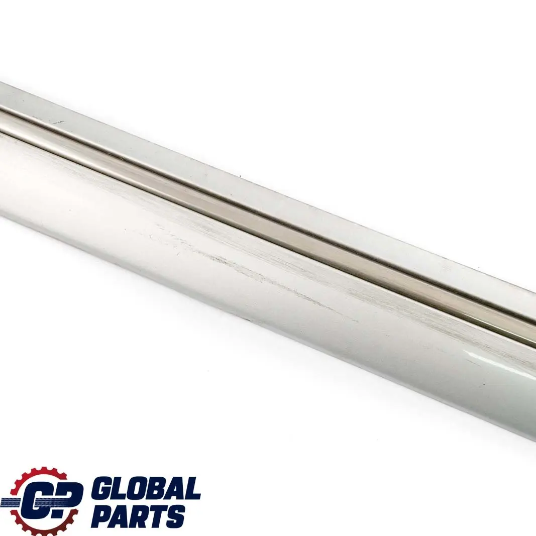 Mercedes-Benz E W210 Türleiste Zierleiste Hinten Links Brillantsilber Metallic für mit Teilenummer A2106900582 Mercedes-Benz E W210 Türleiste Zierleiste Hinten Links Brillantsilber Metallic - SKU A2106900582-BRS - Teilenummer A2106900582