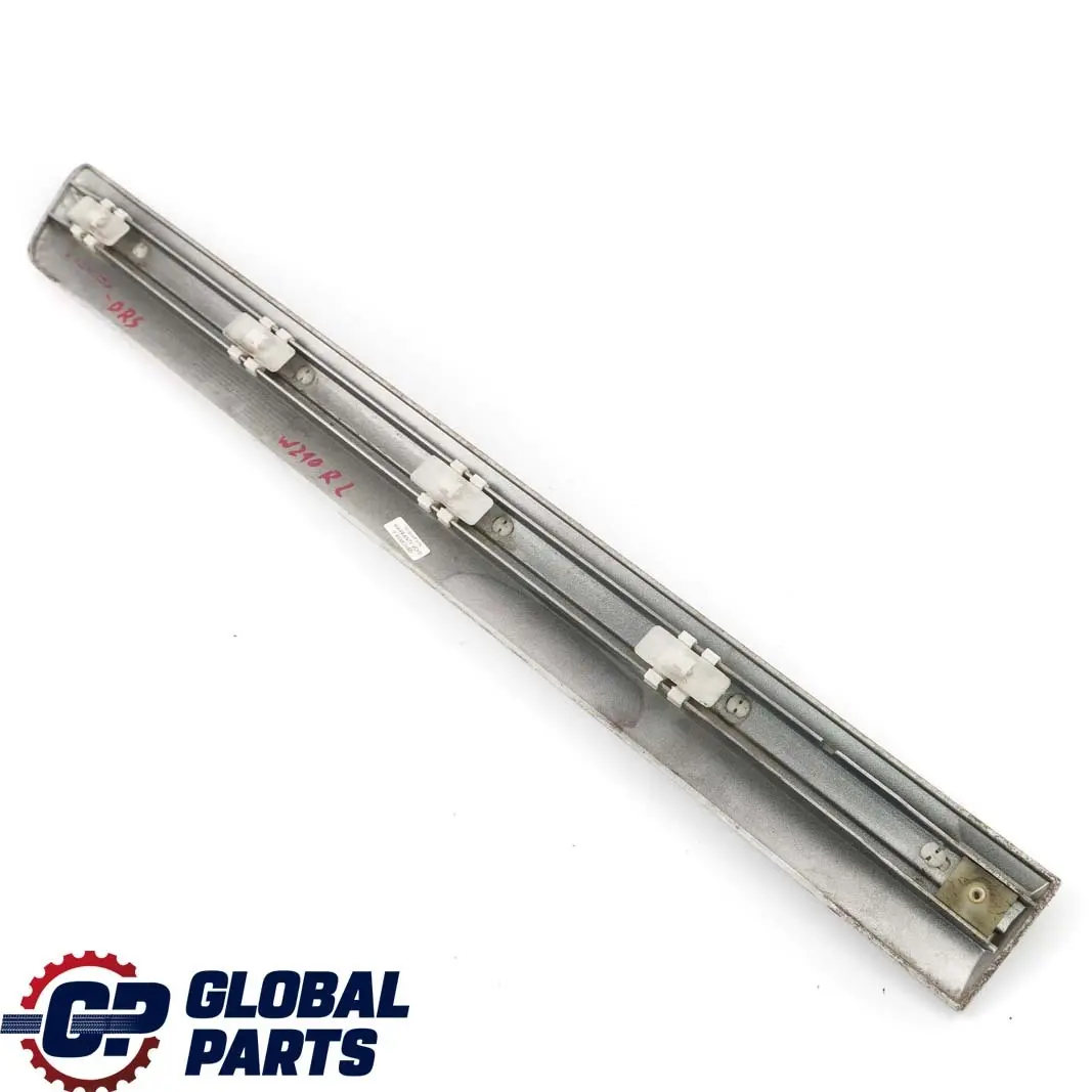  Mercedes-Benz W210 Rear Left Door Trim Strip Moulding Brillantsilber Silver - SKU A2106900582-BRS - Número de pieza A2106900582