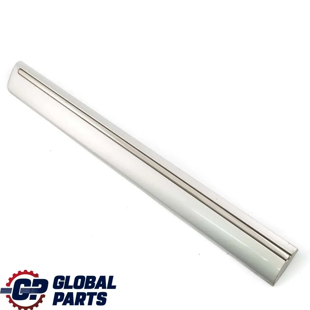 Mercedes-Benz W210 Türleiste Zierleiste Hinten Rechts Brillantsilber Metallic für mit Teilenummer A2106900682 Mercedes-Benz W210 Türleiste Zierleiste Hinten Rechts Brillantsilber Metallic - SKU A2106900682-BRS - Teilenummer A2106900682