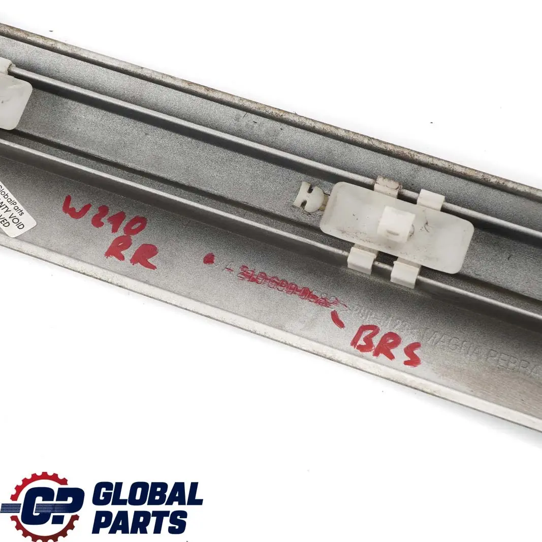  Mercedes-Benz W210 Türleiste Zierleiste Hinten Rechts Brillantsilber Metallic - SKU A2106900682-BRS - Teilenummer A2106900682