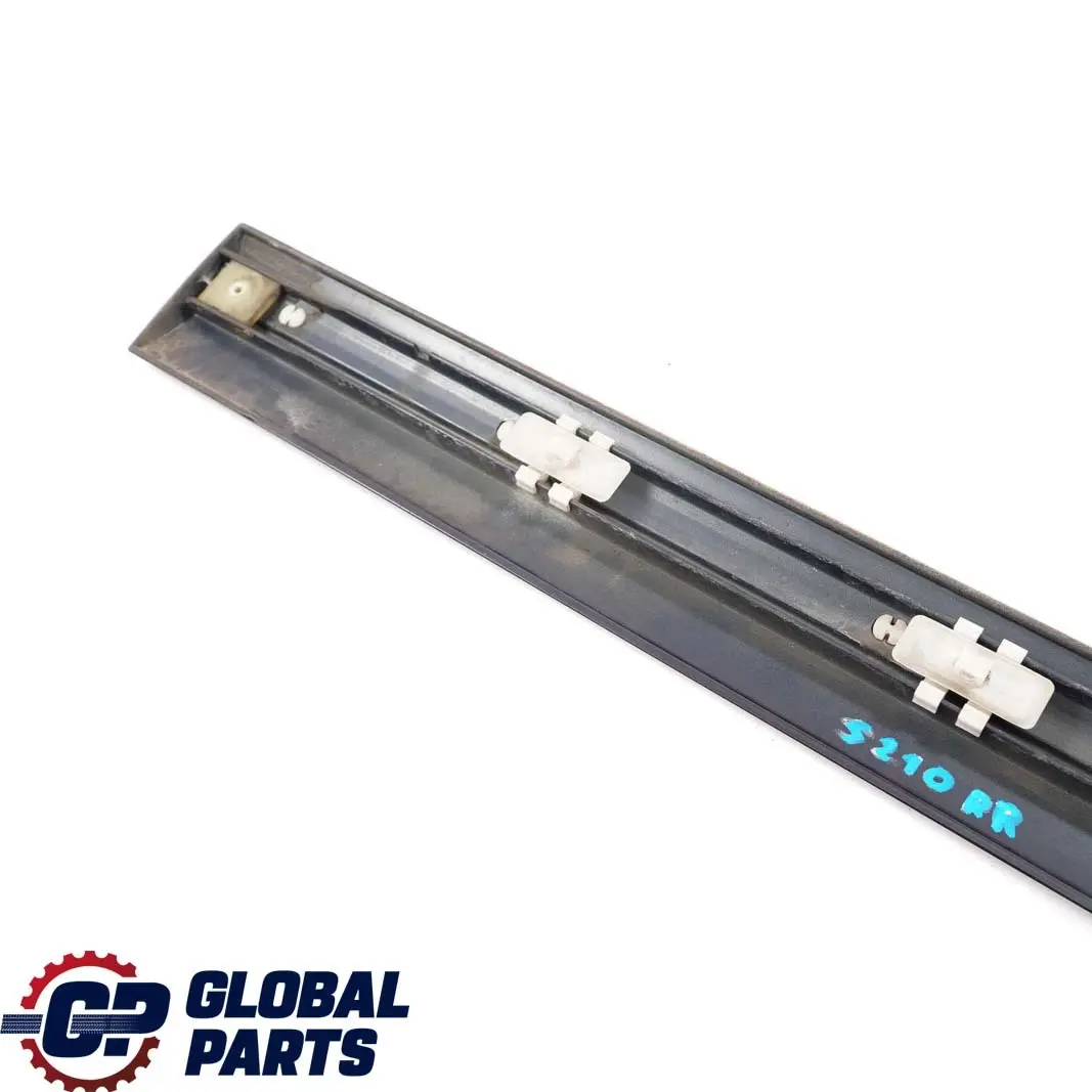 Mercedes-Benz E W210 Türleiste Zierleiste Hinten Rechts Tanzanite Blue Blau 35 für mit Teilenummer A2106900682 Mercedes-Benz E W210 Türleiste Zierleiste Hinten Rechts Tanzanite Blue Blau 35 - SKU A2106900682-TB - Teilenummer A2106900682