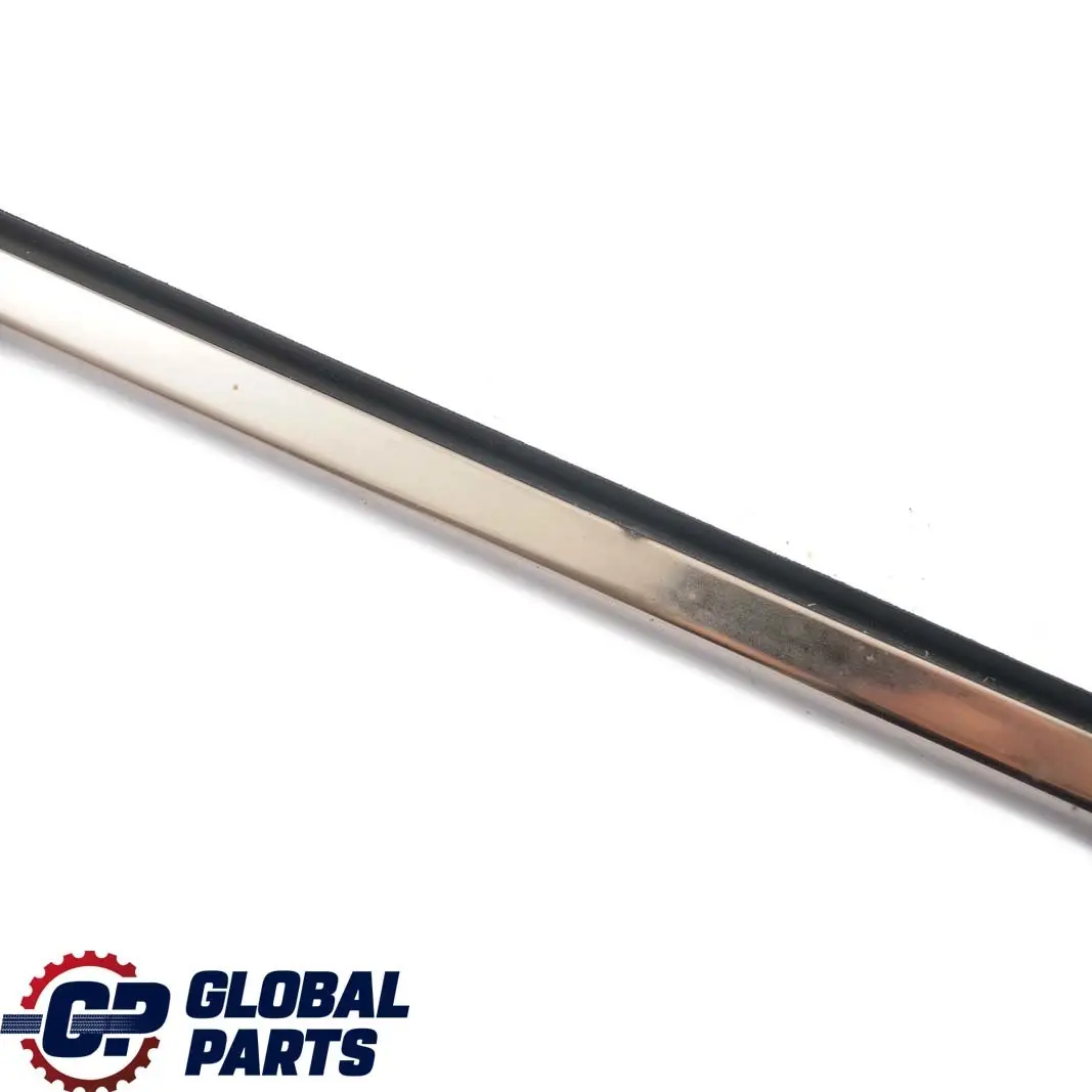  Mercedes-Benz Clase E W210 Delantero Derecho Puerta Ventana Guarnicion Moldura - SKU A2106900880 - Número de pieza A2106900880