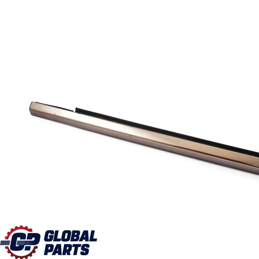 Mercedes-Benz Clase E W210 Delantero Derecho Puerta Ventana Guarnicion Moldura para con número de pieza A2106900880 Mercedes-Benz Clase E W210 Delantero Derecho Puerta Ventana Guarnicion Moldura - SKU A2106900880 - Número de pieza A2106900880