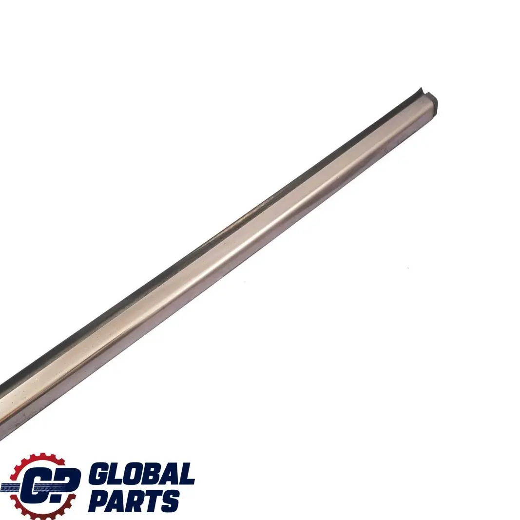 Mercedes-Benz S210 Bandes Decoratives Porte avant Gauche T?rfensterkante pour à propos du numéro de pièce A2106902180 Mercedes-Benz S210 Bandes Decoratives Porte avant Gauche T?rfensterkante - SKU A2106902180 - Numéro de pièce A2106902180