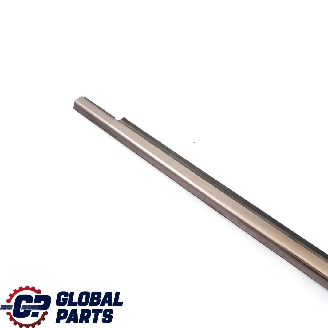 Mercedes-Benz S210 Bandes Decoratives Porte avant Gauche T?rfensterkante pour à propos du numéro de pièce A2106902180 Mercedes-Benz S210 Bandes Decoratives Porte avant Gauche T?rfensterkante - SKU A2106902180 - Numéro de pièce A2106902180