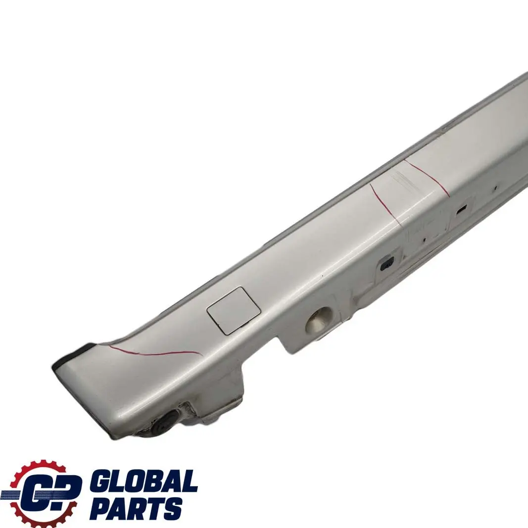 Mercedes-Benz E-Klasse W210 Schwellerleiste Blende Rechts Brillantsilber 744 für mit Teilenummer A2106908225 Mercedes-Benz E-Klasse W210 Schwellerleiste Blende Rechts Brillantsilber 744 - SKU A2106908225-BRS - Teilenummer A2106908225