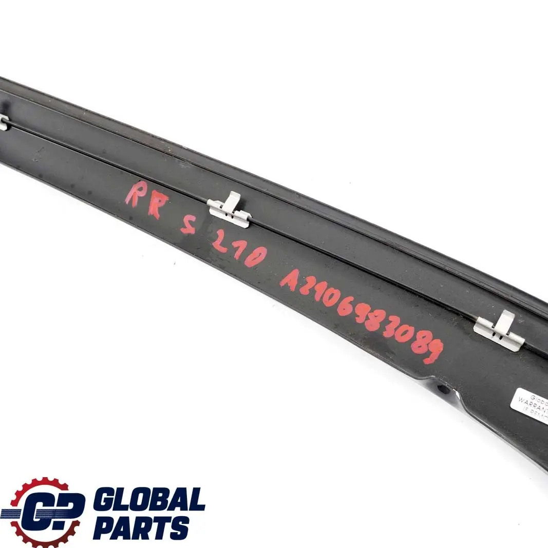 C-Pilar trasero derecho O / Cubierta Trim para Mercedes E S210 Estate con número de pieza A2106983089 Mercedes E S210 Estate C-Pilar trasero derecho O / Cubierta Trim - SKU A2106983089 - Número de pieza A2106983089