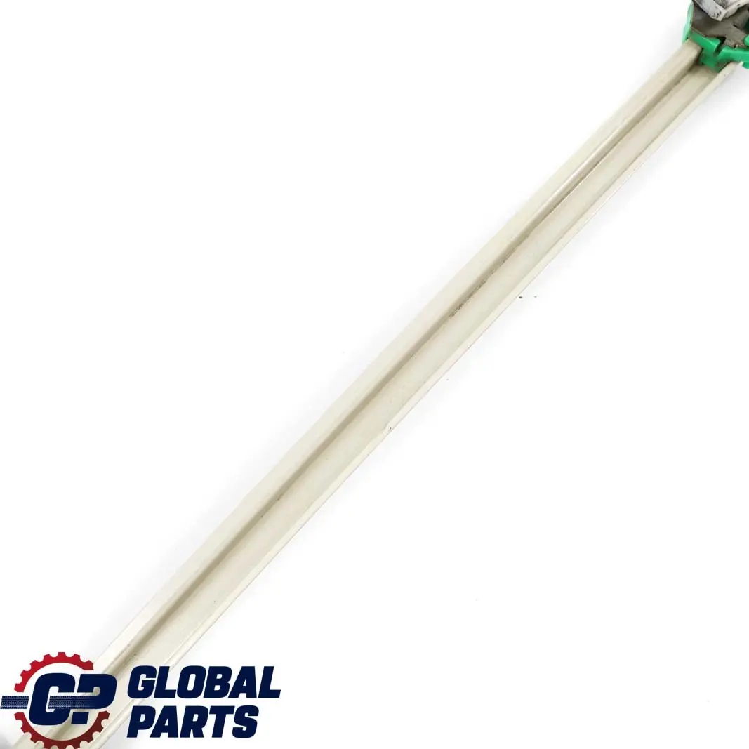 Mercedes-Benz W210 Leve-vitre Rail Guide Rail pour à propos du numéro de pièce A2107200315 Mercedes-Benz W210 Leve-vitre Rail Guide Rail - SKU A2107200315 - Numéro de pièce A2107200315