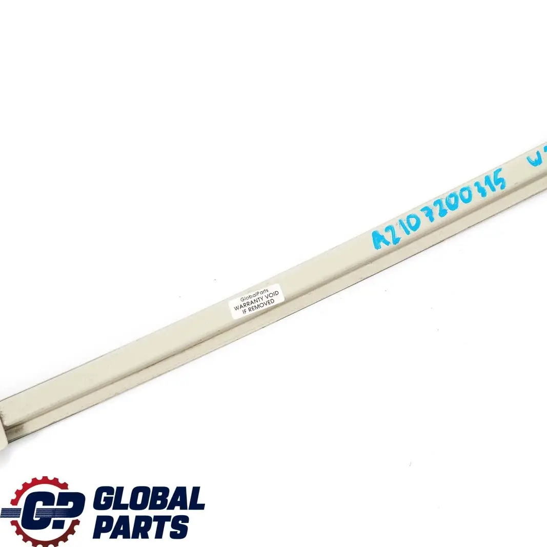 Mercedes-Benz W210 Leve-vitre Rail Guide Rail pour à propos du numéro de pièce A2107200315 Mercedes-Benz W210 Leve-vitre Rail Guide Rail - SKU A2107200315 - Numéro de pièce A2107200315