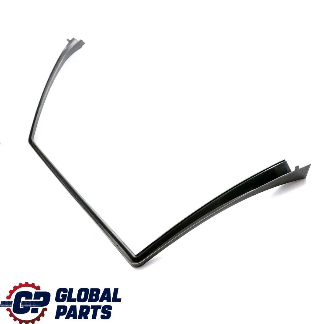 Ramka osłona szyby drzwi tył l do Mercedes W210 KOMBI o numerze A2107350371 Mercedes W210 KOMBI Ramka osłona szyby drzwi tył l - SKU A2107350371 - Numer Części A2107350371