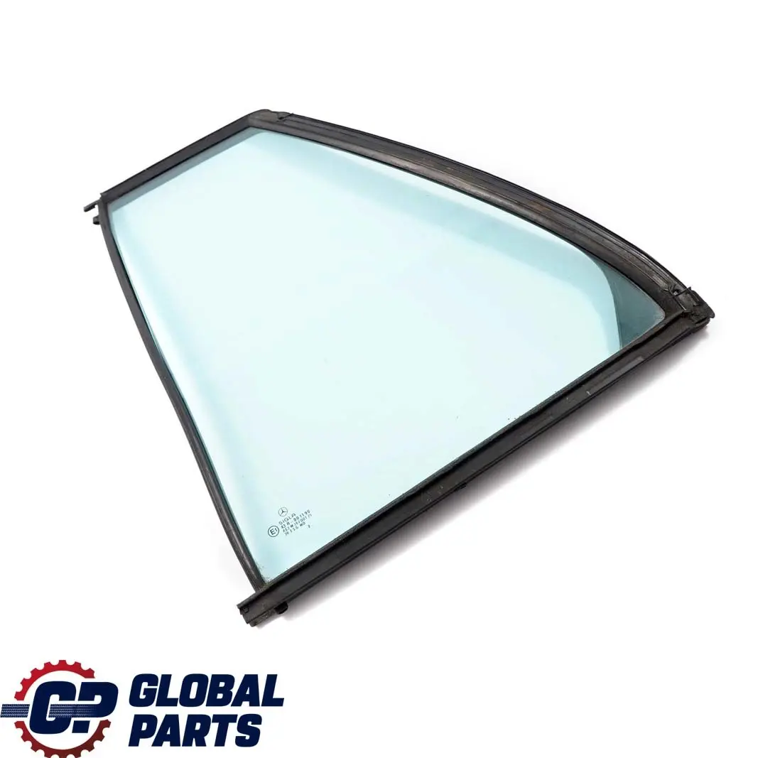 Trasera Izquierda Ventana Triangular Vidrio Azul AS2 para Mercedes W210 S210 con número de pieza A2107351109 Mercedes W210 S210 Trasera Izquierda Ventana Triangular Vidrio Azul AS2 - SKU A2107351109 - Número de pieza A2107351109