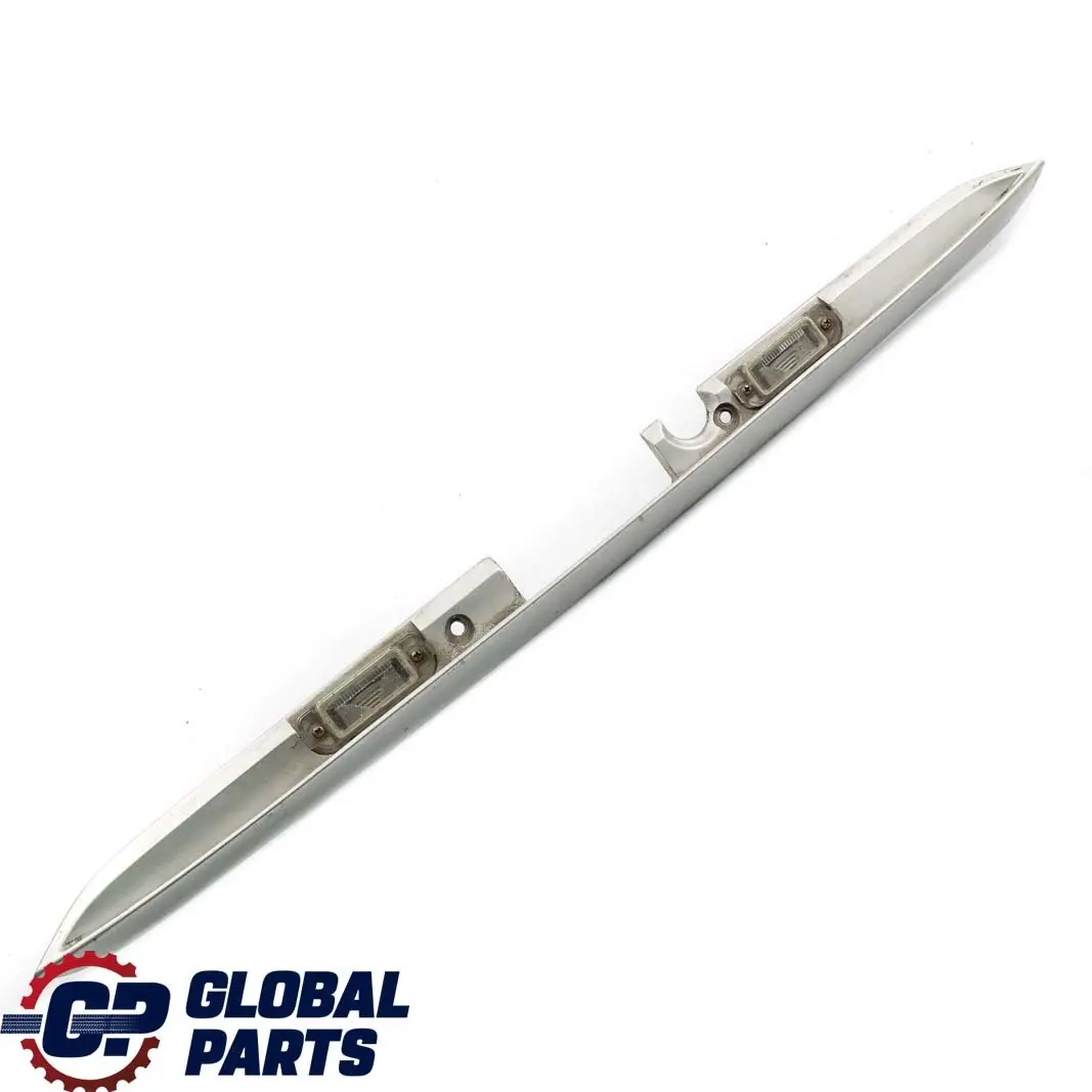 Empunadura Cubre Lampara Maletero Porton Trasero Brillantsilber para Mercedes S210 con número de pieza A2107400040 Mercedes S210 Empunadura Cubre Lampara Maletero Porton Trasero Brillantsilber - SKU A2107400040-BRS - Número de pieza A2107400040
