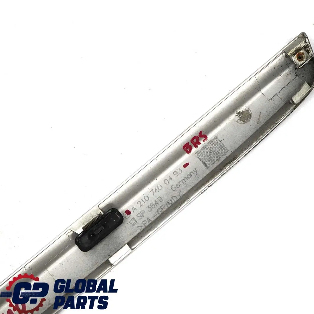  Mercedes-Benz S210 Familiare Portelloni Modanatura Copertura Argento Brillante - SKU A2107400493-BRS - Numero di parte A2107400493