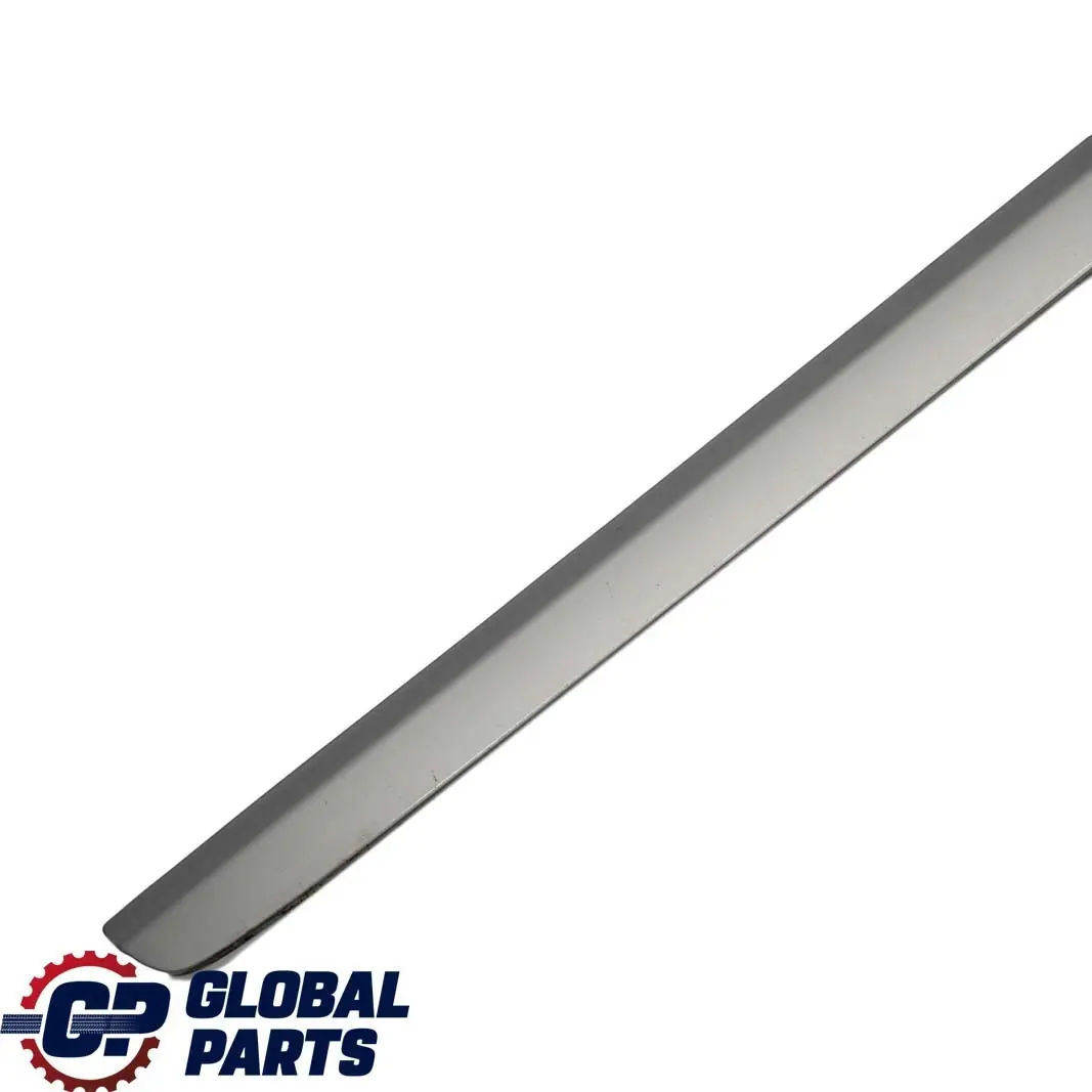 Mercedes-Benz E S210 Estate Tailgate Molding Strip Cover Brillantsilber para con número de pieza A2107400493 Mercedes-Benz E S210 Estate Tailgate Molding Strip Cover Brillantsilber - SKU A2107400493-BRS - Número de pieza A2107400493