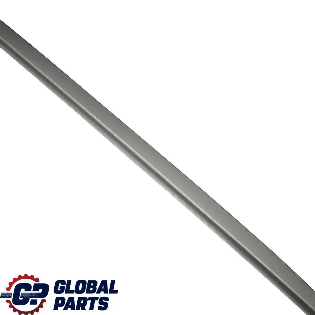 Mercedes-Benz E S210 Estate Tailgate Molding Strip Cover Brillantsilber para con número de pieza A2107400493 Mercedes-Benz E S210 Estate Tailgate Molding Strip Cover Brillantsilber - SKU A2107400493-BRS - Número de pieza A2107400493