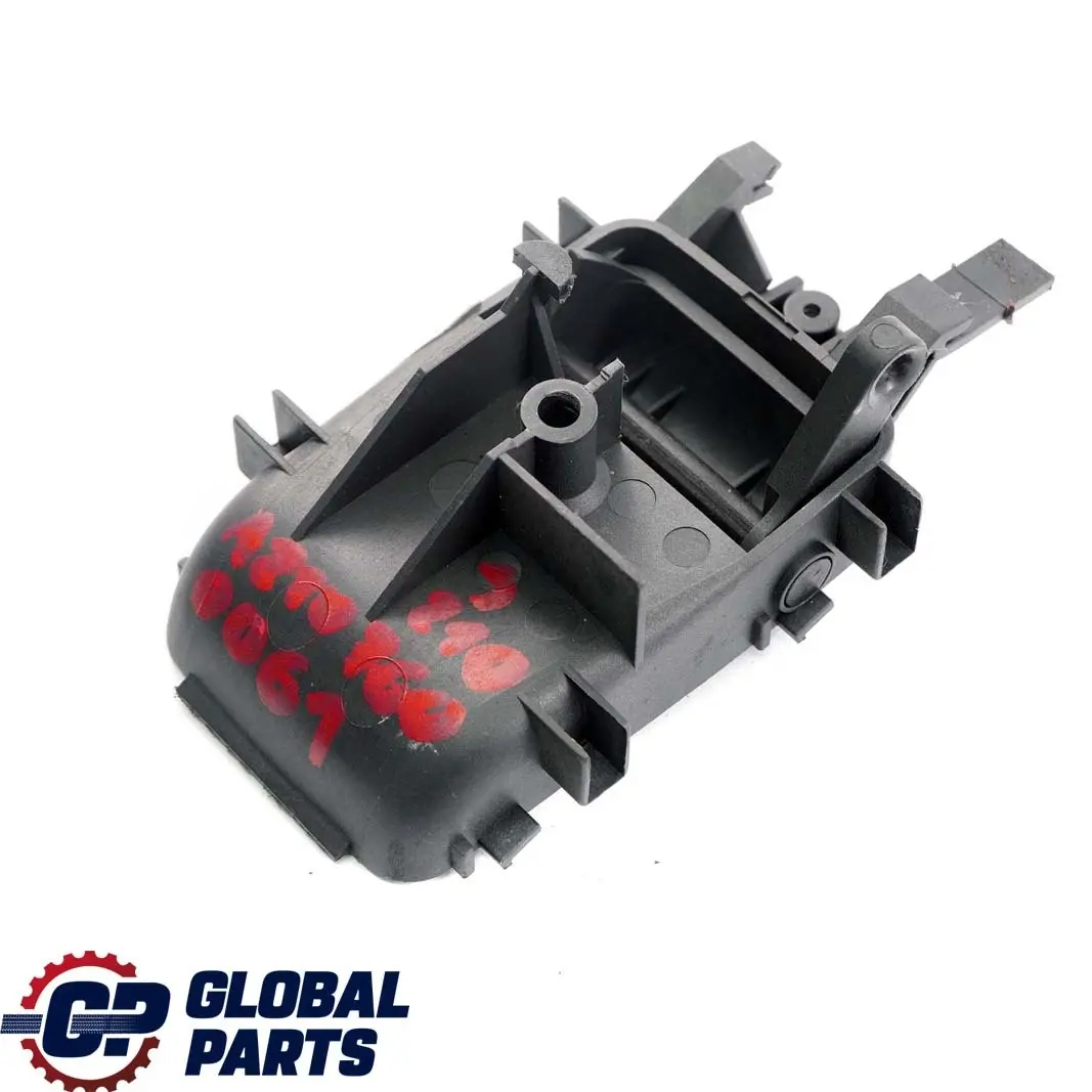 Mercedes-Benz S210 Hayon Coffre Poignee Interieur pour à propos du numéro de pièce A2107600061 Mercedes-Benz S210 Hayon Coffre Poignee Interieur - SKU A2107600061 - Numéro de pièce A2107600061