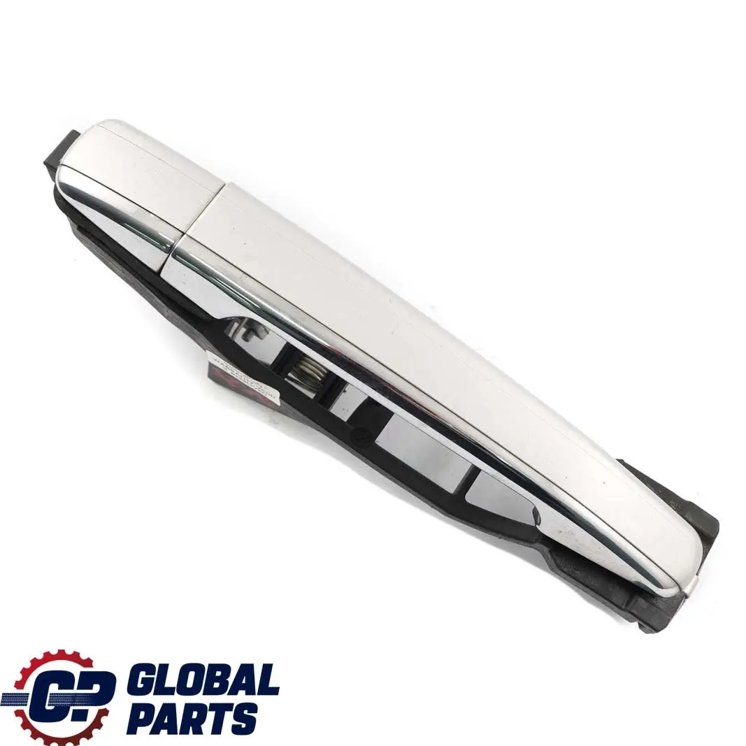 Mercedes-Benz W210 Porte Poignee Arriere Gauche Argent Brillant Metallique 744 pour à propos du numéro de pièce A2107601370 Mercedes-Benz W210 Porte Poignee Arriere Gauche Argent Brillant Metallique 744 - SKU A2107601370-BRS - Numéro de pièce A2107601370