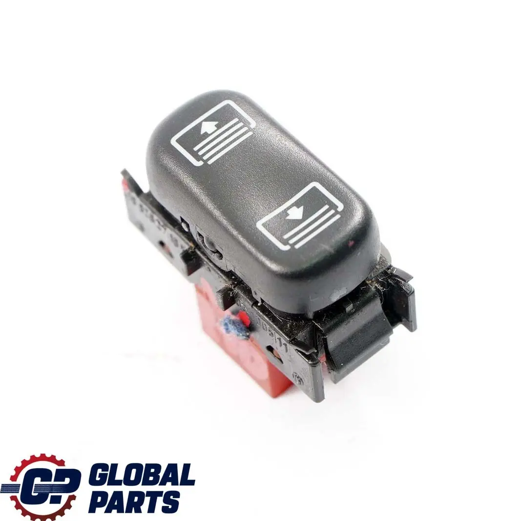 Mercedes-Benz W202 C208 W210 Botón interruptor persiana trasera para con número de pieza A2108202710 Mercedes-Benz W202 C208 W210 Botón interruptor persiana trasera - SKU A2108202710 - Número de pieza A2108202710
