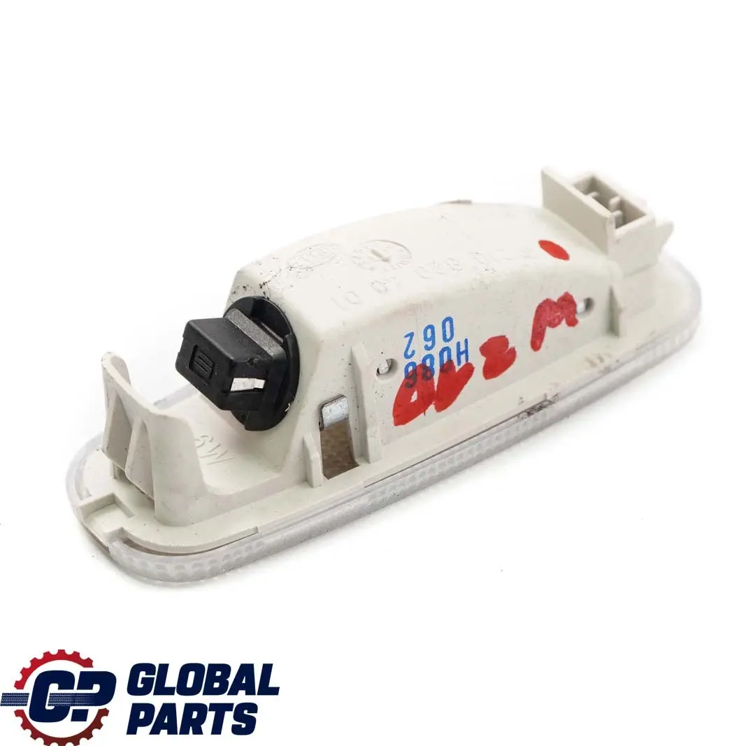  Mercedes-Benz W210 W211 W212 Eclairage Interieur Arriere - SKU A2108204001 - Numéro de pièce A2108204001