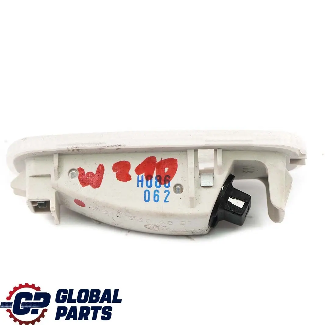 Lampada Interna Posteriore D-Pillar per Mercedes W210 W211 W212 con numero di parte A2108204001 Mercedes W210 W211 W212 Lampada Interna Posteriore D-Pillar - SKU A2108204001 - Numero di parte A2108204001