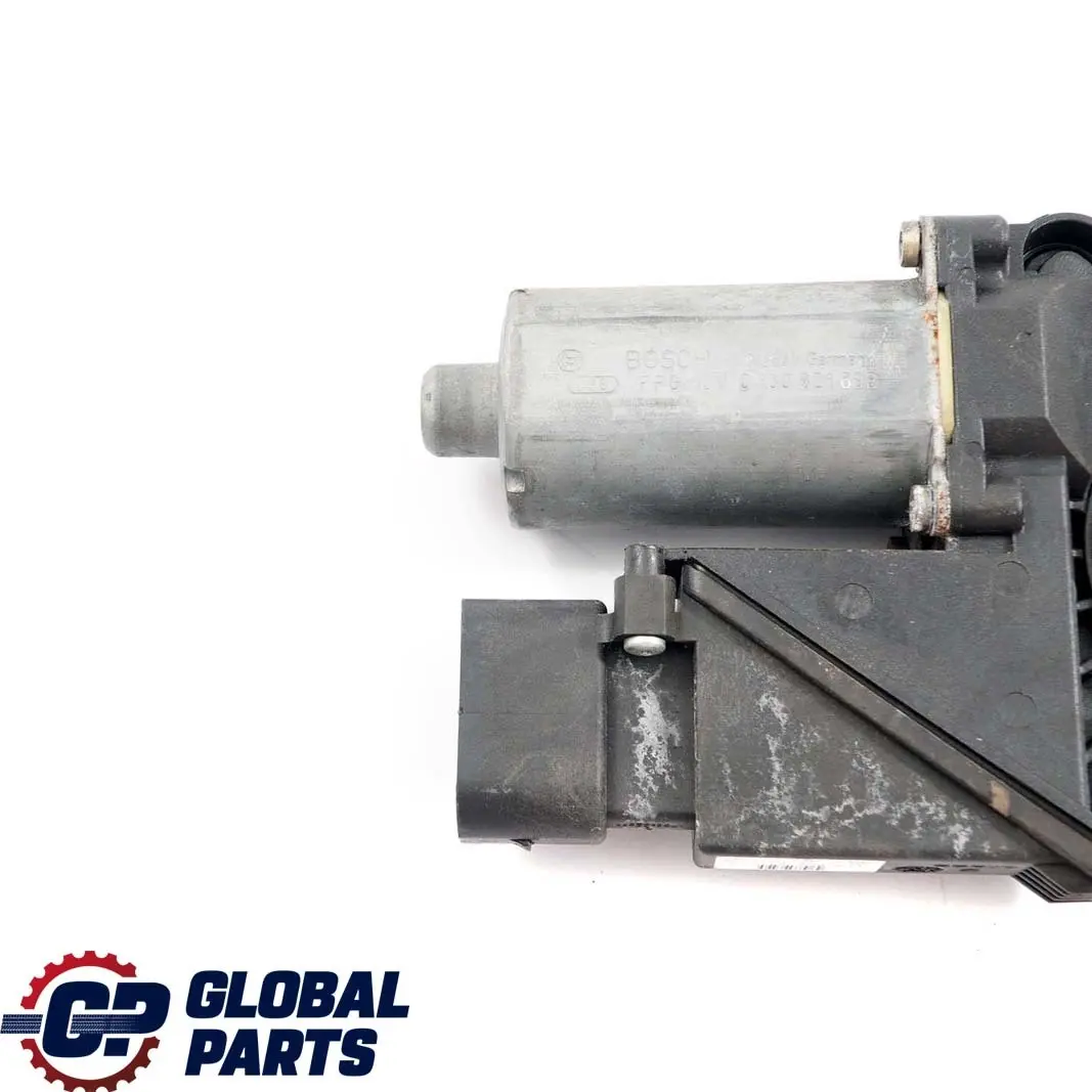 Mercedes-Benz W210 Moteur du régulateur de la vitre arrière droite pour à propos du numéro de pièce A2108205442 Mercedes-Benz W210 Moteur du régulateur de la vitre arrière droite - SKU A2108205442 - Numéro de pièce A2108205442