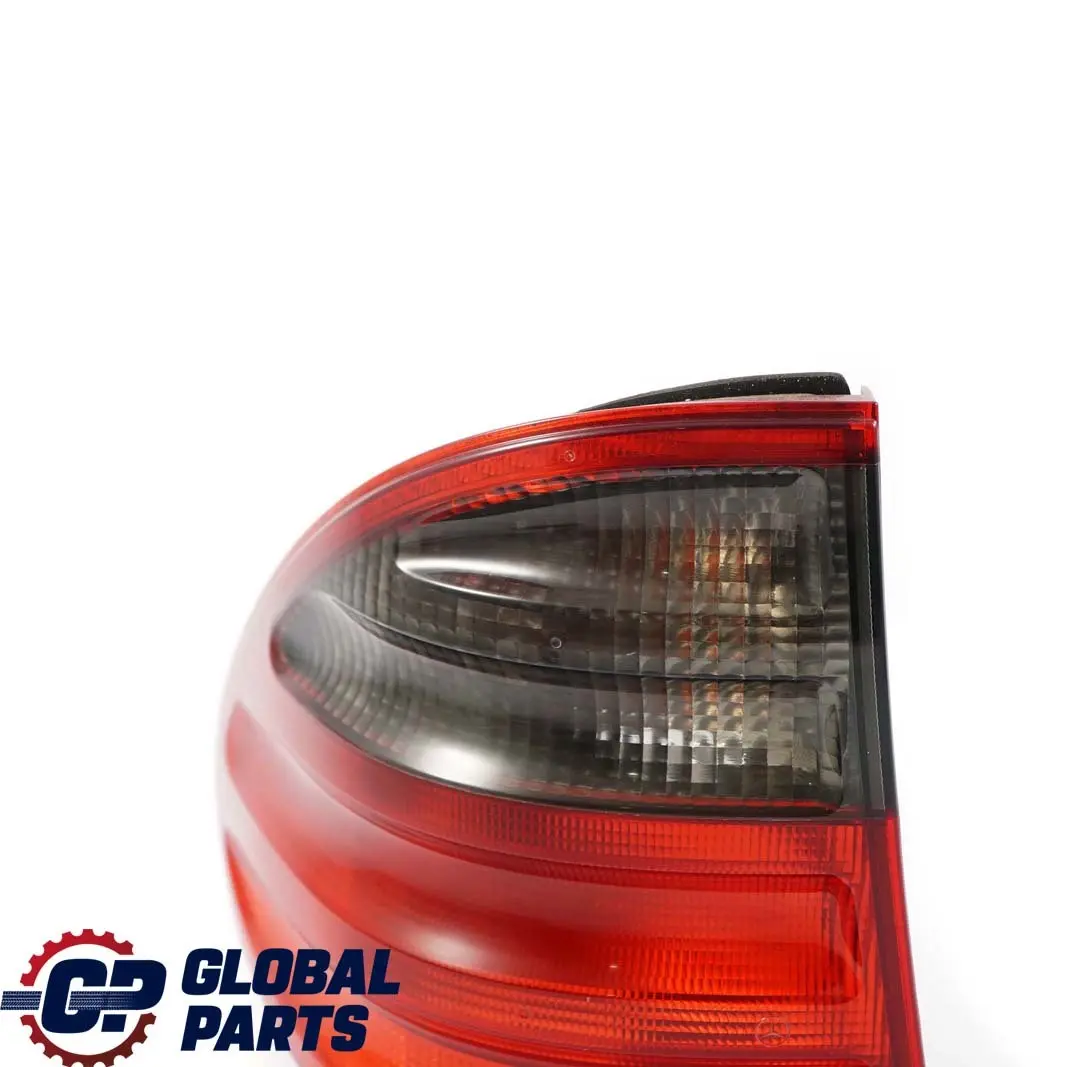 Luz trasera izquierda Panel lateral para Mercedes S210 con número de pieza A2108206764 Mercedes S210 Luz trasera izquierda Panel lateral - SKU A2108206764 - Número de pieza A2108206764