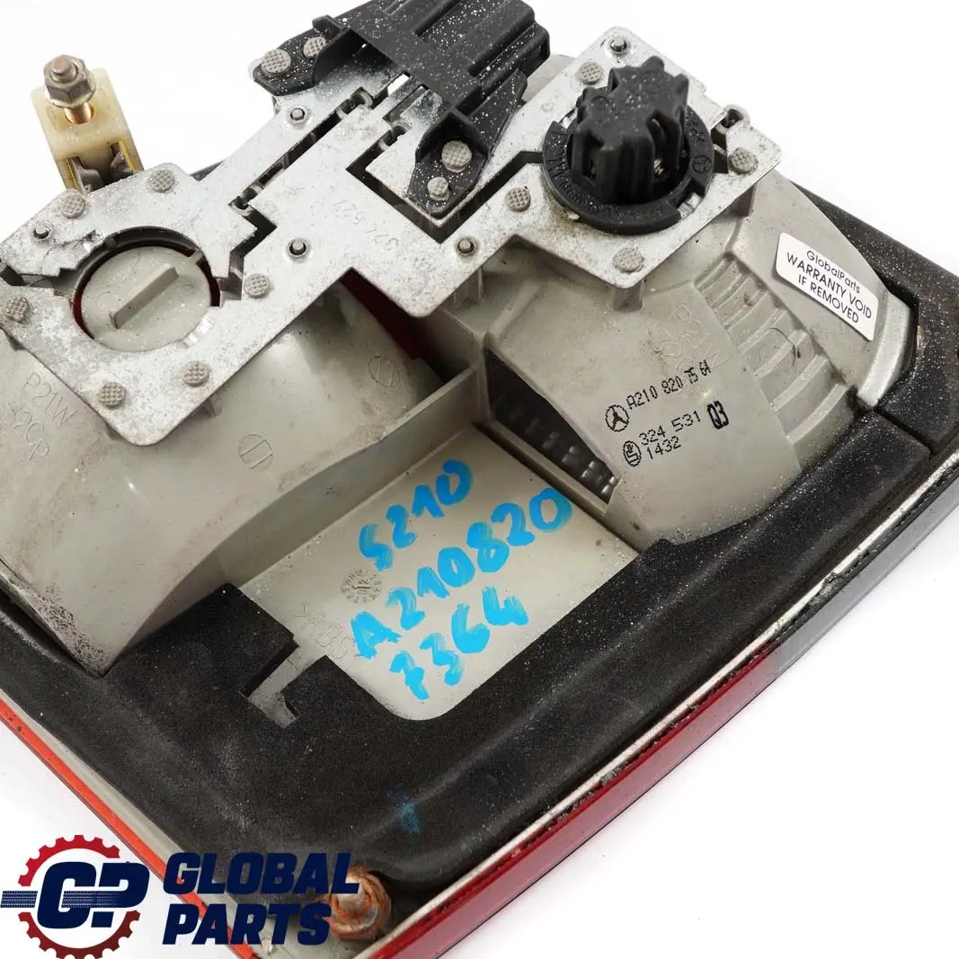 Mercedes W210 Faro trasero izquierdo del maletero Estate A2108207564 - SKU A2108207364 - Número de pieza A2108207364