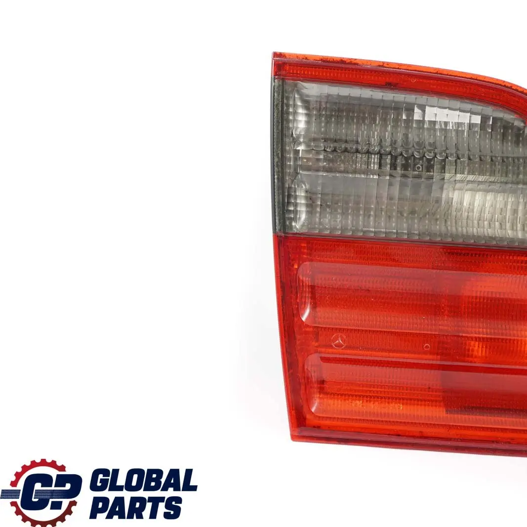 MercedesW210 Lampa W Klapę Tylna Lewa Tył Lewy A2108207564 do o numerze A2108207364 MercedesW210 Lampa W Klapę Tylna Lewa Tył Lewy A2108207564 - SKU A2108207364 - Numer Części A2108207364