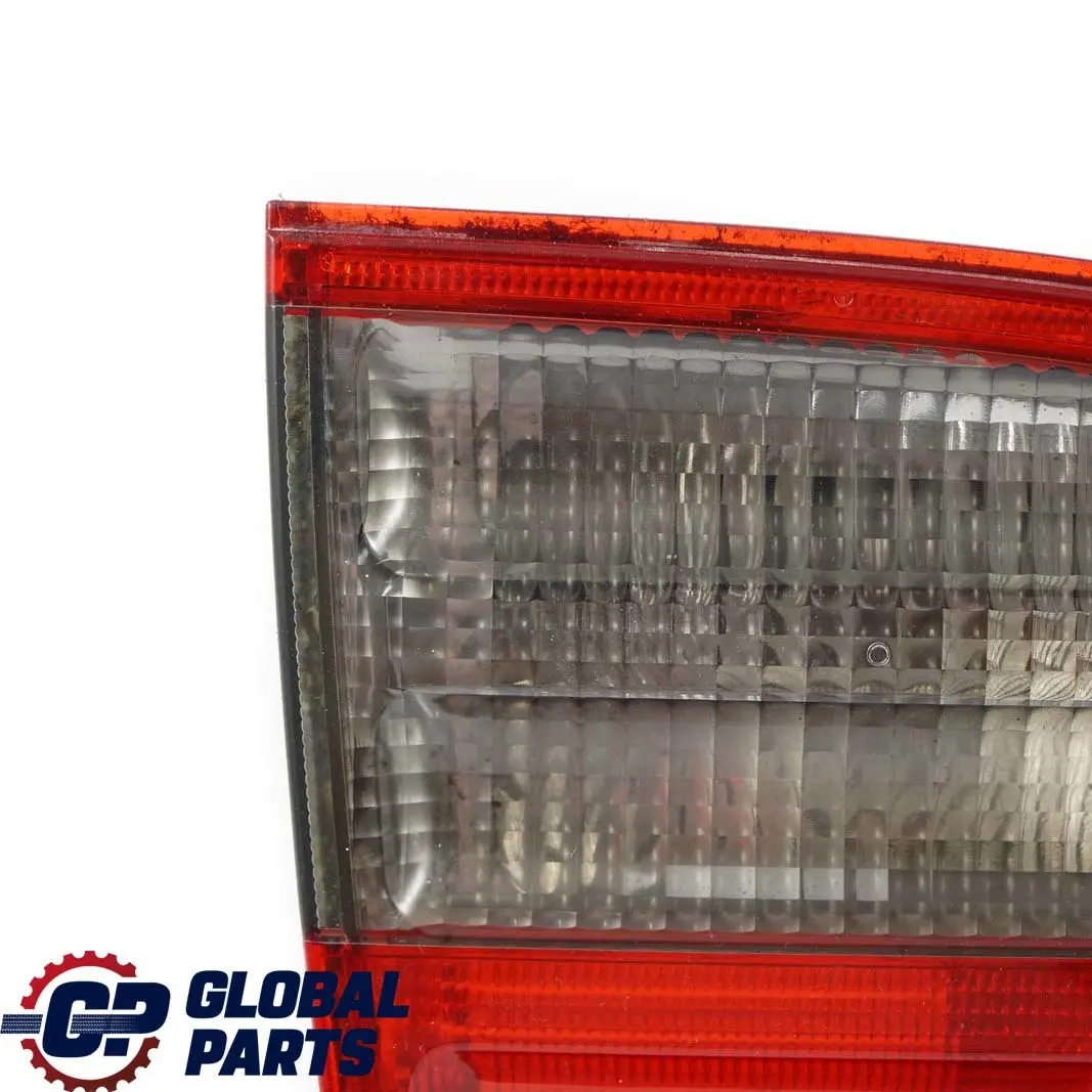 Feu de hayon arrière gauche Boot A2108207564 pour Mercedes W210 Estate à propos du numéro de pièce A2108207364 Mercedes W210 Estate Feu de hayon arrière gauche Boot A2108207564 - SKU A2108207364 - Numéro de pièce A2108207364