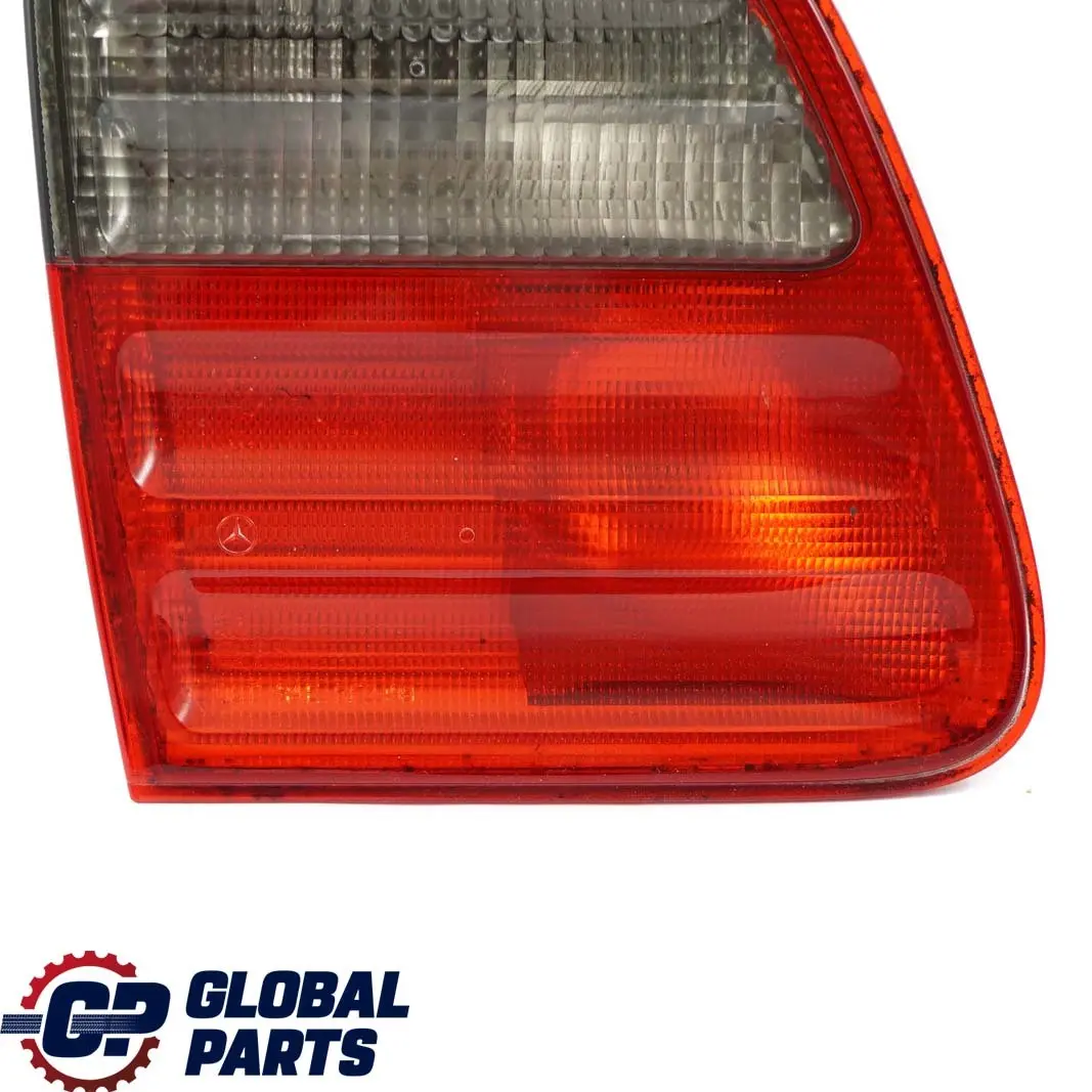 MercedesW210 Lampa W Klapę Tylna Lewa Tył Lewy A2108207564 do o numerze A2108207364 MercedesW210 Lampa W Klapę Tylna Lewa Tył Lewy A2108207564 - SKU A2108207364 - Numer Części A2108207364