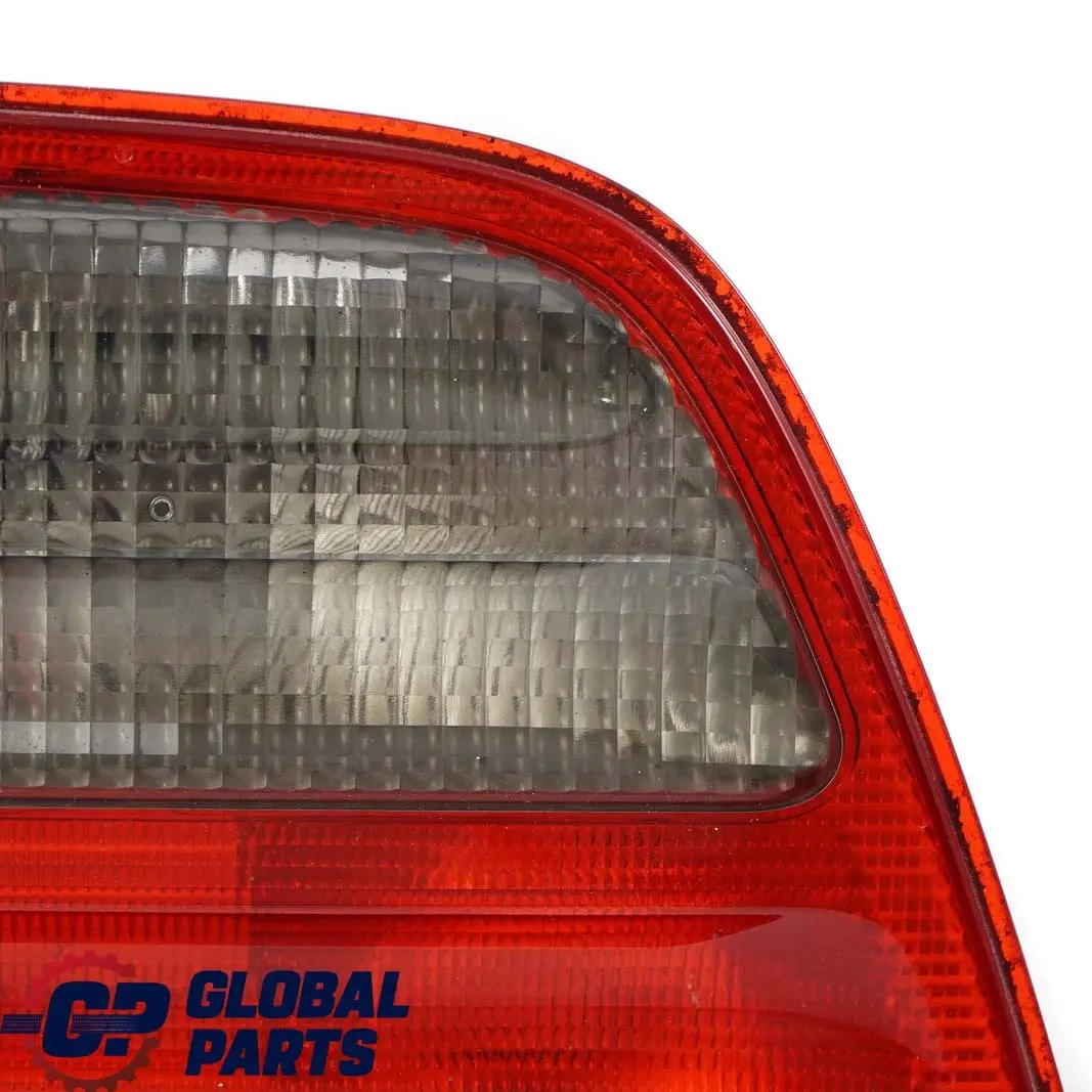 hinten links Kofferraum Heckklappenleuchte A2108207564 für Mercedes W210 Kombi mit Teilenummer A2108207364 Mercedes W210 Kombi hinten links Kofferraum Heckklappenleuchte A2108207564 - SKU A2108207364 - Teilenummer A2108207364