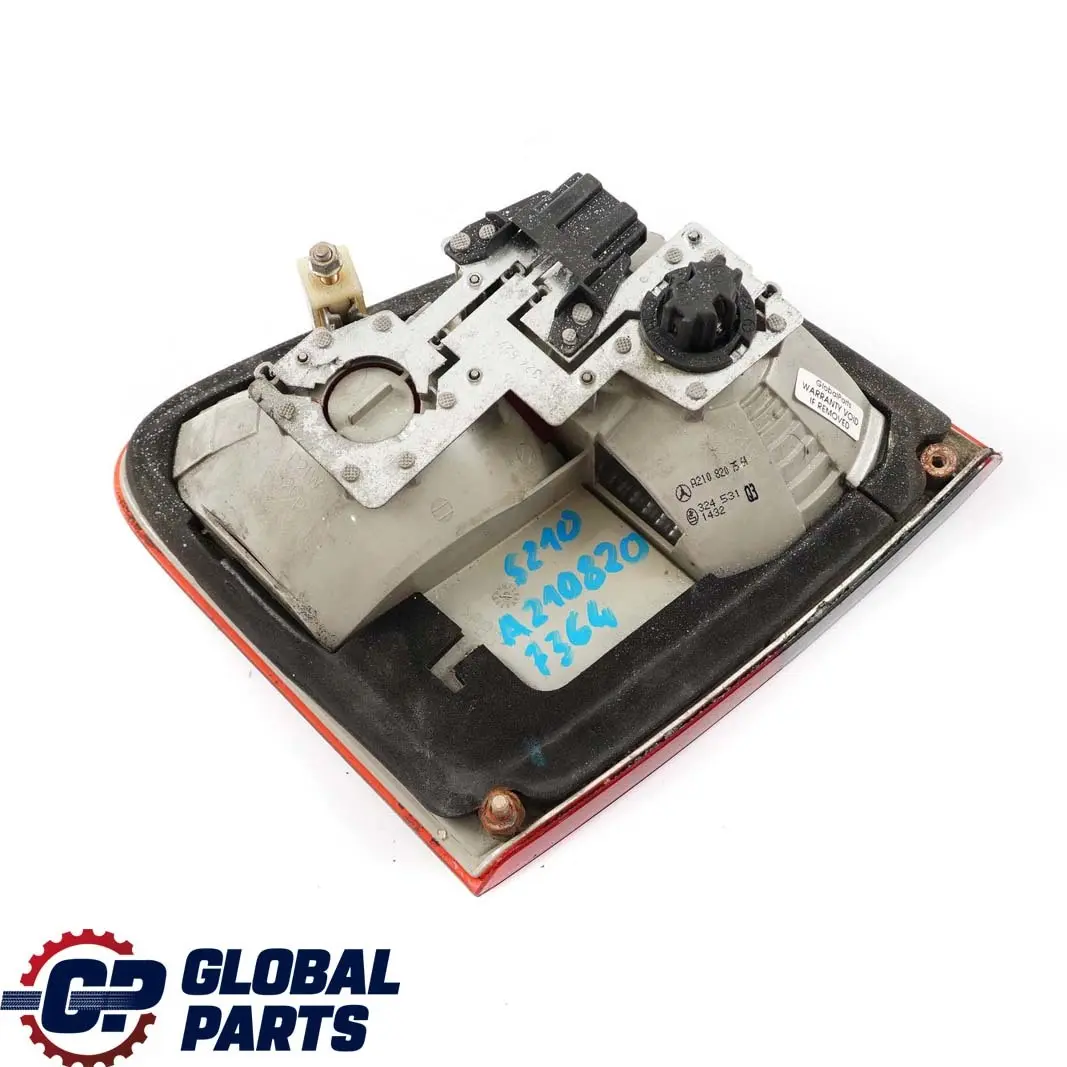 Feu de hayon arrière gauche Boot A2108207564 pour Mercedes W210 Estate à propos du numéro de pièce A2108207364 Mercedes W210 Estate Feu de hayon arrière gauche Boot A2108207564 - SKU A2108207364 - Numéro de pièce A2108207364