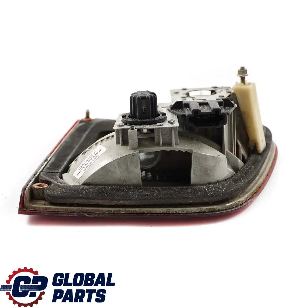 Fanale posteriore sinistro posteriore A2108207564 per Mercedes W210 Estate con numero di parte A2108207364 Mercedes W210 Estate Fanale posteriore sinistro posteriore A2108207564 - SKU A2108207364 - Numero di parte A2108207364