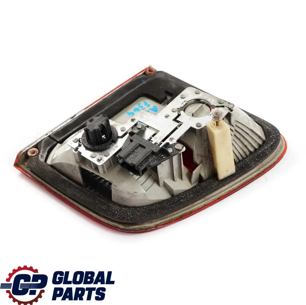 hinten links Kofferraum Heckklappenleuchte A2108207564 für Mercedes W210 Kombi mit Teilenummer A2108207364 Mercedes W210 Kombi hinten links Kofferraum Heckklappenleuchte A2108207564 - SKU A2108207364 - Teilenummer A2108207364