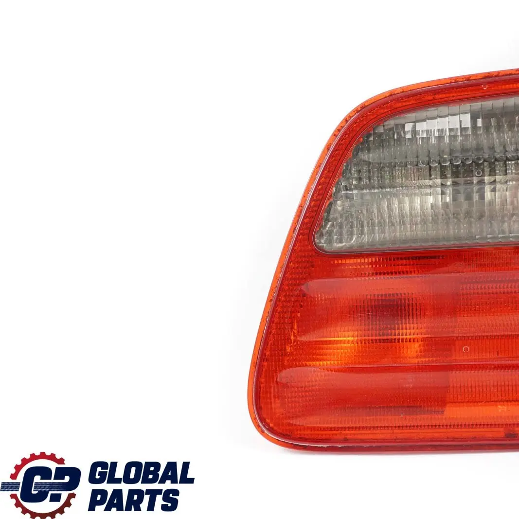 Mercedes-Benz E W210 Estate Rear Right Boot Tailgate Light Lamp para con número de pieza A2108207664 Mercedes-Benz E W210 Estate Rear Right Boot Tailgate Light Lamp - SKU A2108207664 - Número de pieza A2108207664