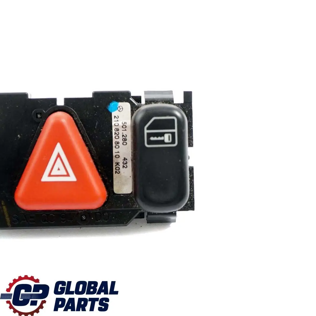 Mercedes-Benz C E W202 W210 Feux de Detresse Bloc Commutation Panel pour à propos du numéro de pièce A2108208010 Mercedes-Benz C E W202 W210 Feux de Detresse Bloc Commutation Panel - SKU A2108208010 - Numéro de pièce A2108208010